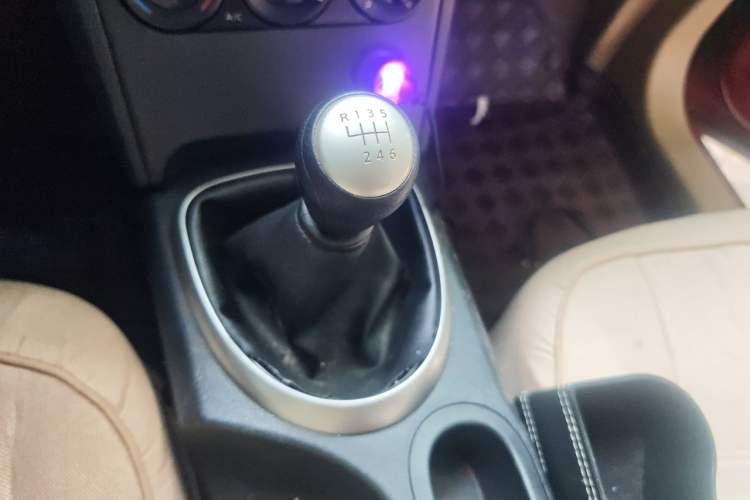 Used Nissan Qashqai 2012 2.0 XL Fire 6MT 2WD Gear Lever