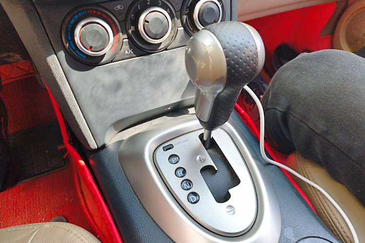 Used Nissan Qashqai 2012 2.0 XL Fire CVT 2WD Gear Lever