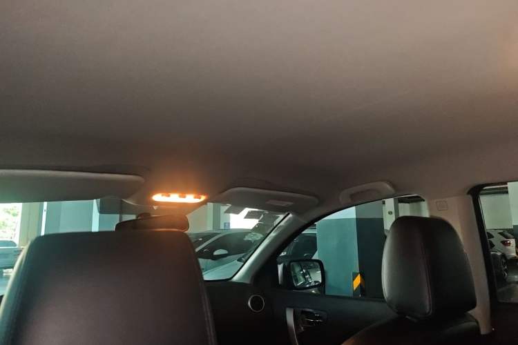 Used Nissan Qashqai 2012 2.0 XL Fire CVT 2WD Headliner