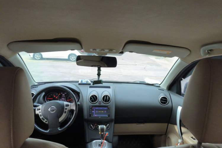 Used Nissan Qashqai 2012 2.0 XL Fire CVT 2WD Headliner