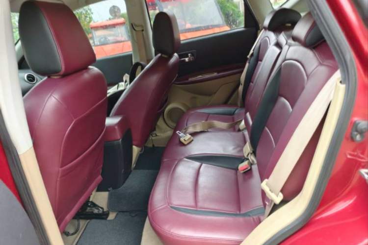 Used Nissan Qashqai 2012 2.0 XL Fire CVT 2WD Interior 2