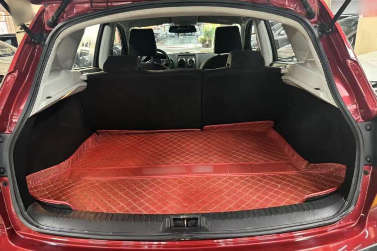 Used Nissan Qashqai 2012 2.0 XL Fire CVT 2WD Interior 2