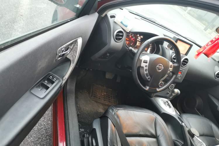 Used Nissan Qashqai 2012 2.0 XV LE CVT 2WD Interior 3