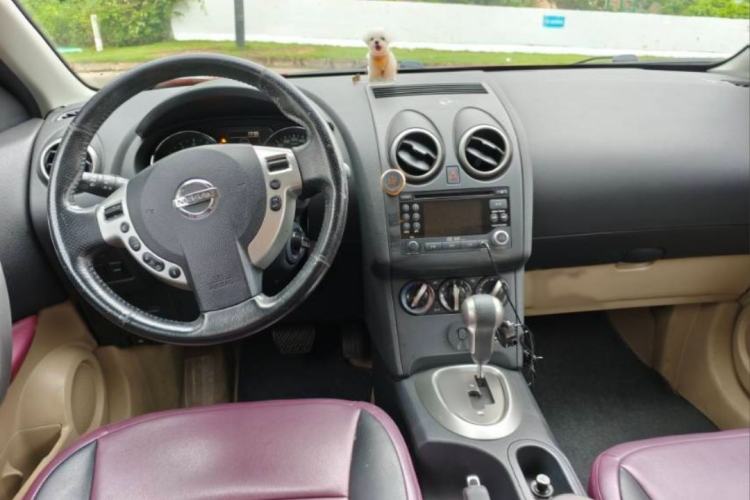 Used Nissan Qashqai 2012 2.0 XL Fire CVT 2WD Interior 3