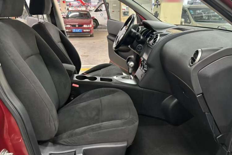Used Nissan Qashqai 2012 2.0 XL Fire CVT 2WD Interior 4