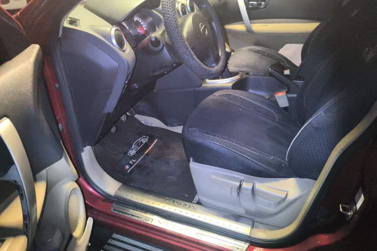 Used Nissan Qashqai 2012 2.0 XL Fire 6MT 2WD Left Front Seat