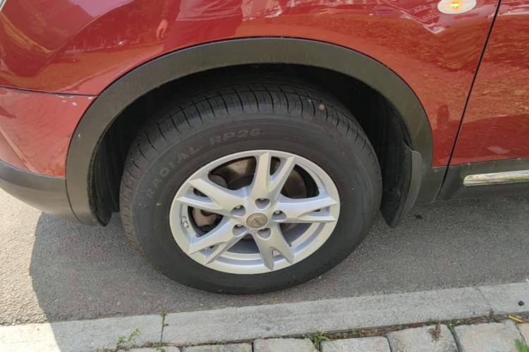 Used Nissan Qashqai 2012 2.0 XL Fire CVT 2WD Left Front Wheel Hub