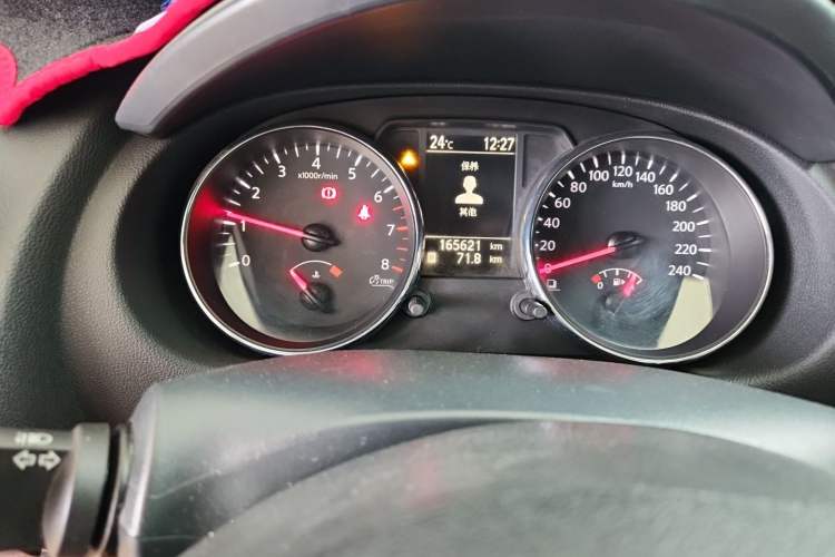 Used Nissan Qashqai 2012 1.6XE Wind 5MT 2WD Odometer Close Up