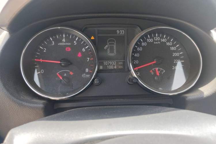Used Nissan Qashqai 2012 1.6XE Wind 5MT 2WD Odometer Close Up