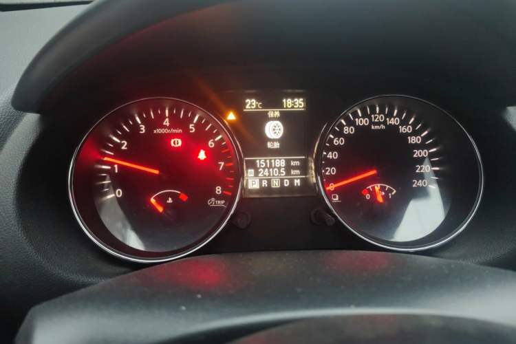 Used Nissan Qashqai 2012 2.0 XL Fire CVT 2WD Odometer Close Up