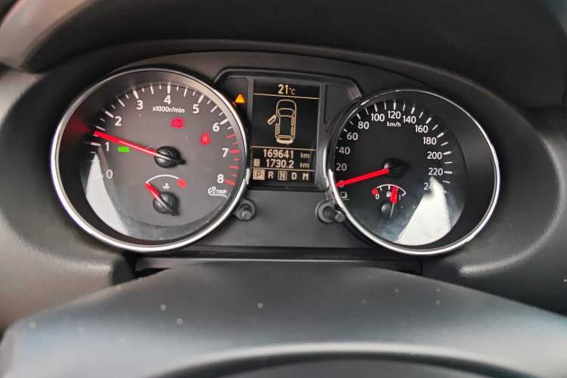 Used Nissan Qashqai 2012 2.0 XV LE CVT 2WD Odometer Close Up