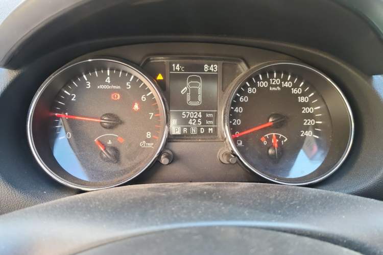 Used Nissan Qashqai 2012 2.0 XV LE CVT 2WD Odometer Close Up