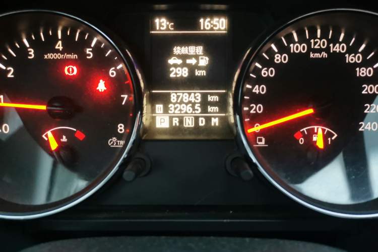 Used Nissan Qashqai 2012 2.0 XV LE CVT 2WD Odometer Close Up