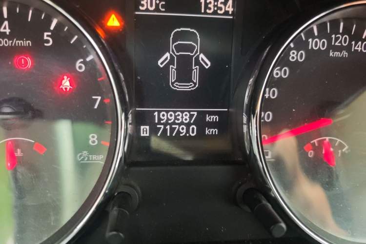 Used Nissan Qashqai 2012 2.0 XL Fire 6MT 2WD Odometer Close Up