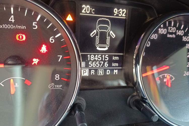 Used Nissan Qashqai 2012 2.0 XL Fire CVT 2WD Odometer Close Up