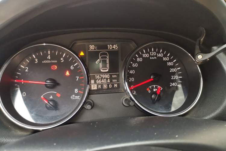 Used Nissan Qashqai 2012 2.0 XV LE CVT 2WD Odometer Close Up