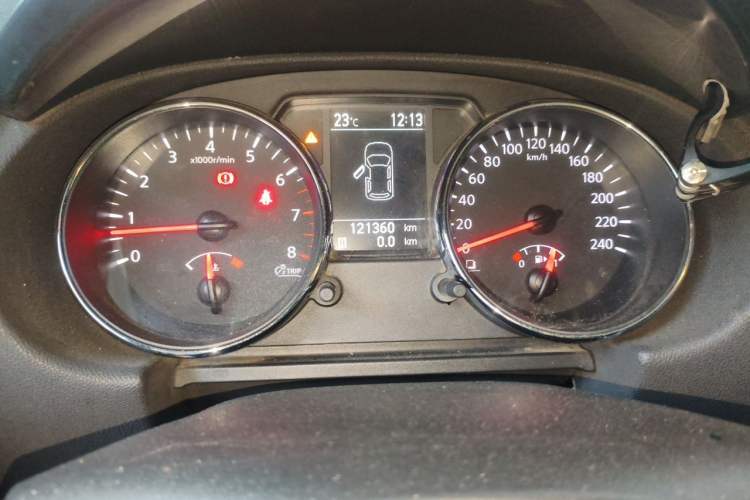 Used Nissan Qashqai 2012 1.6XE Wind 5MT 2WD Odometer Close Up