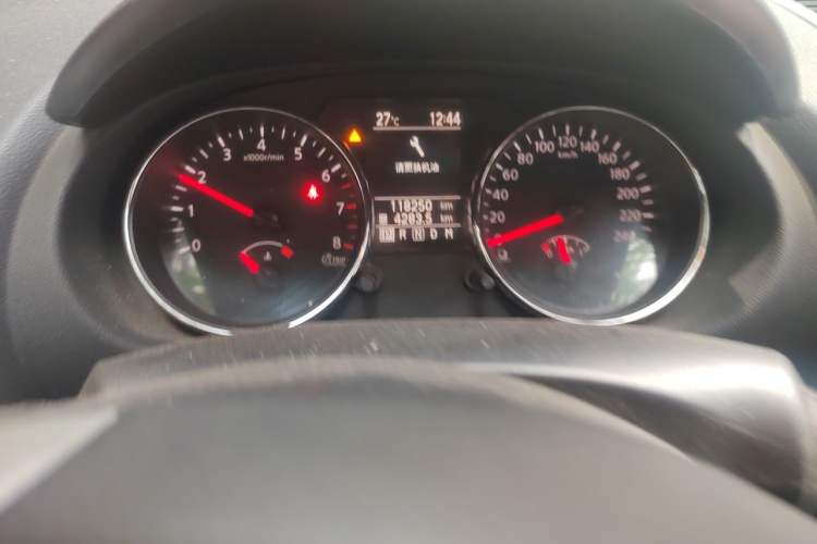 Used Nissan Qashqai 2012 2.0 XL Fire CVT 2WD Odometer Close Up