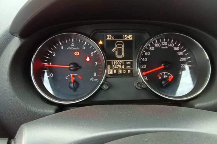 Used Nissan Qashqai 2012 2.0 XL Fire CVT 2WD Odometer Close Up