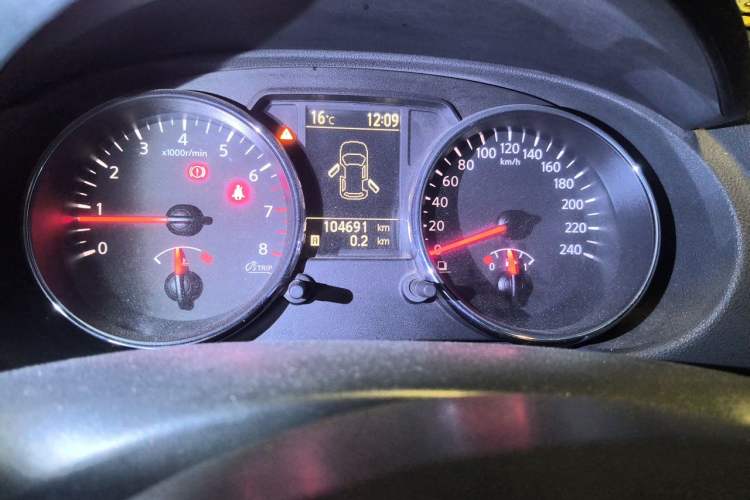 Used Nissan Qashqai 2012 2.0 XL Fire 6MT 2WD Odometer Close Up