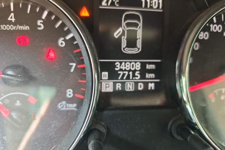 Used Nissan Qashqai 2012 2.0 XL Fire CVT 2WD Odometer Close Up