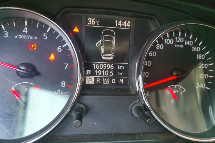 Used Nissan Qashqai 2012 2.0 XV LE CVT 2WD Odometer Close Up
