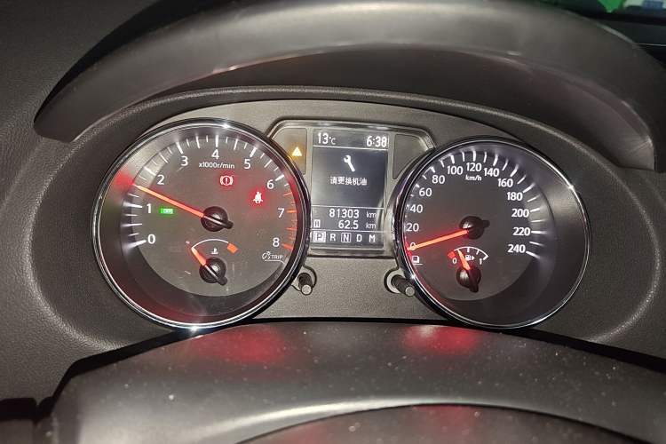 Used Nissan Qashqai 2012 2.0 XV LE CVT 2WD Odometer Close Up