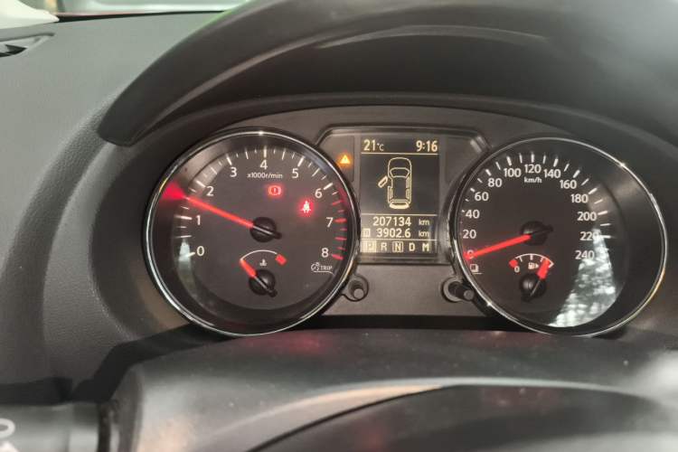 Used Nissan Qashqai 2012 2.0 XL Fire CVT 2WD Odometer Close Up