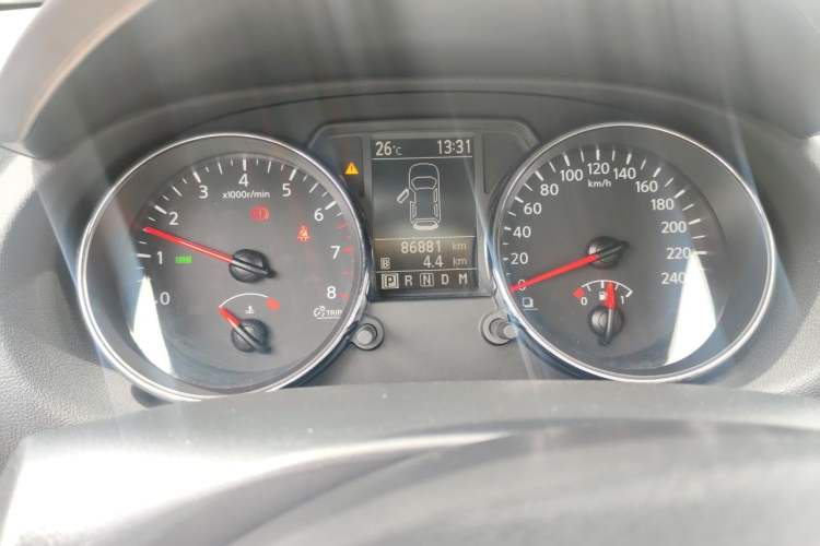 Used Nissan Qashqai 2012 2.0 XV LE CVT 2WD Odometer Close Up