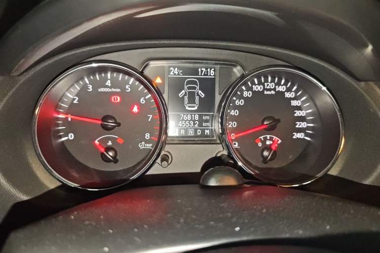 Used Nissan Qashqai 2012 2.0 XL Fire CVT 2WD Odometer Close Up