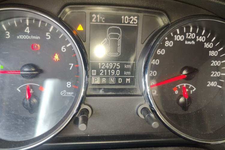 Used Nissan Qashqai 2012 2.0 XV LE CVT 2WD Odometer Close Up