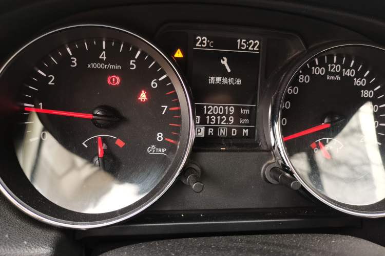 Used Nissan Qashqai 2012 2.0 XL Fire CVT 2WD Odometer Close Up