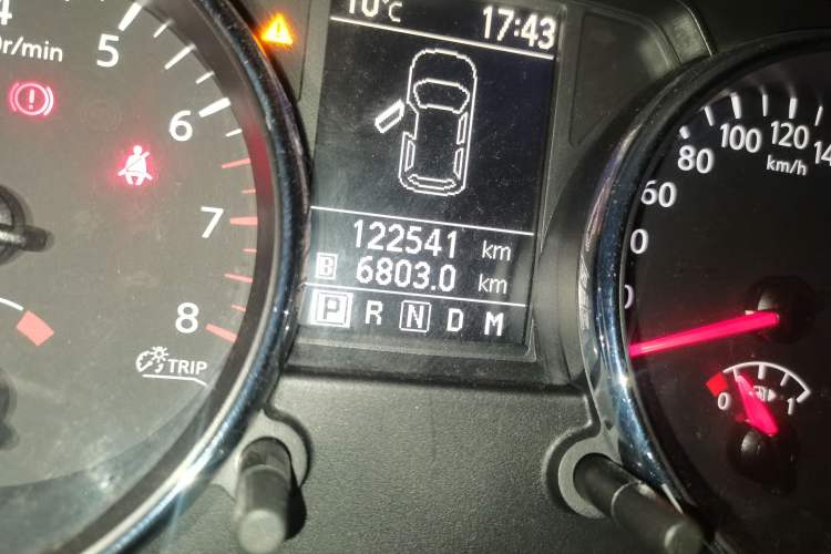 Used Nissan Qashqai 2012 2.0 XL Fire CVT 2WD Odometer Close Up