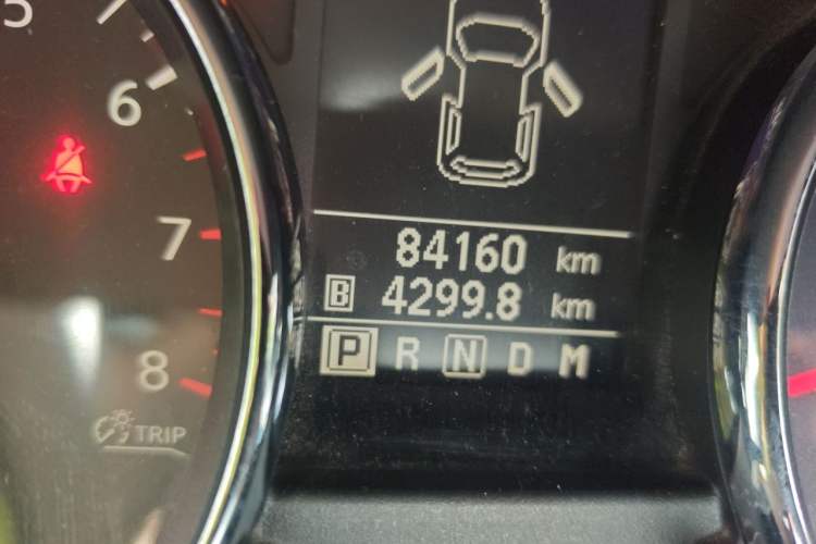 Used Nissan Qashqai 2012 2.0 XV LE CVT 2WD Odometer Close Up