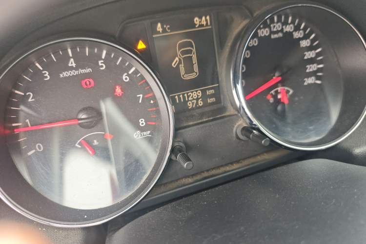 Used Nissan Qashqai 2012 2.0 XL Fire 6MT 2WD Odometer Close Up