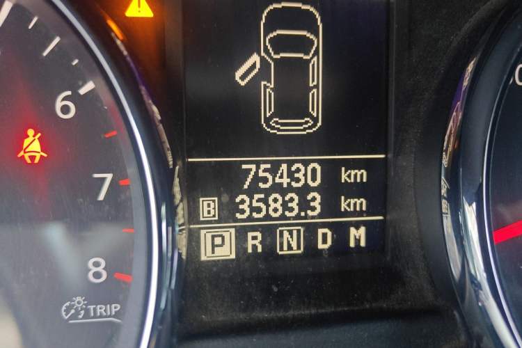 Used Nissan Qashqai 2012 2.0 XL Fire CVT 2WD Odometer Close Up