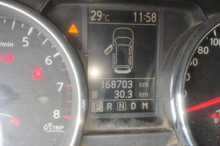 Used Nissan Qashqai 2012 2.0 XL Fire CVT 2WD Odometer Close Up
