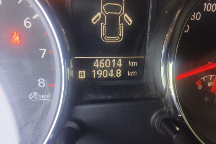 Used Nissan Qashqai 2012 1.6XE Wind 5MT 2WD Odometer Close Up
