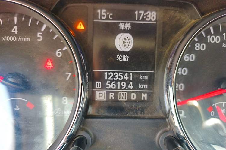 Used Nissan Qashqai 2012 2.0 XL Fire CVT 2WD Odometer Close Up