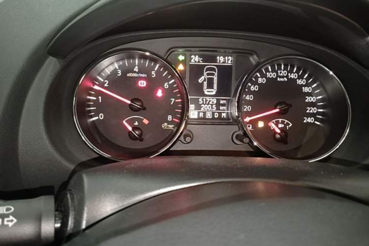 Used Nissan Qashqai 2012 2.0 XV LE CVT 2WD Odometer Close Up