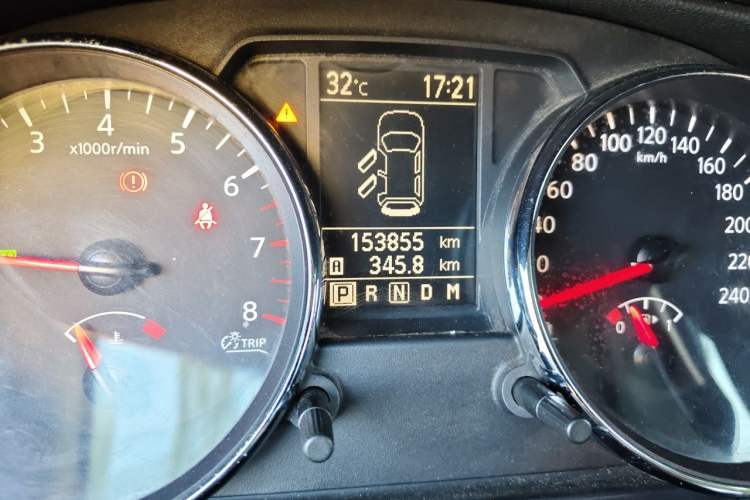 Used Nissan Qashqai 2012 2.0 XV LE CVT 2WD Odometer Close Up