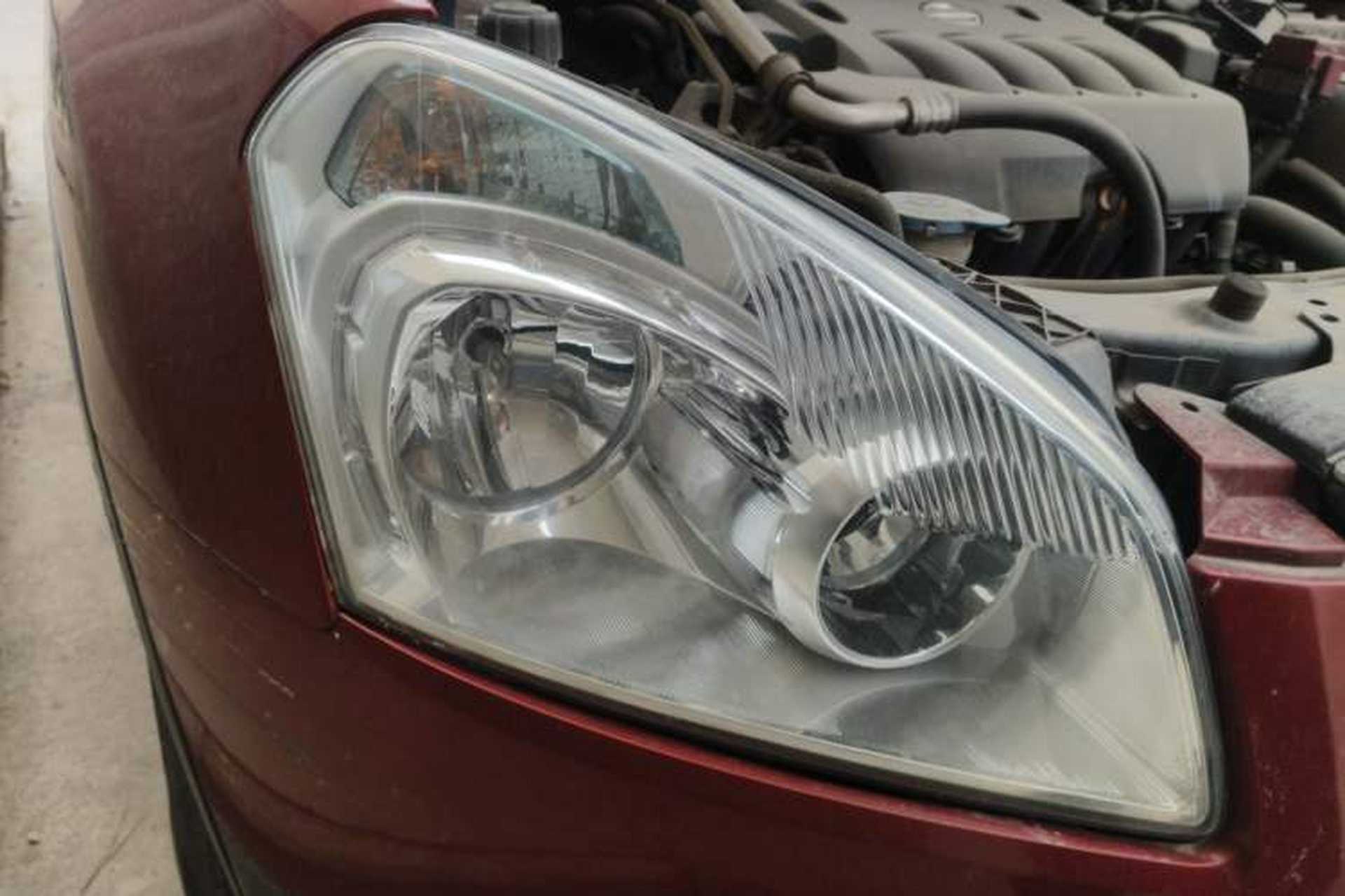 Used Nissan Qashqai 2012 2.0 XL Fire CVT 2WD Right Front Headlight