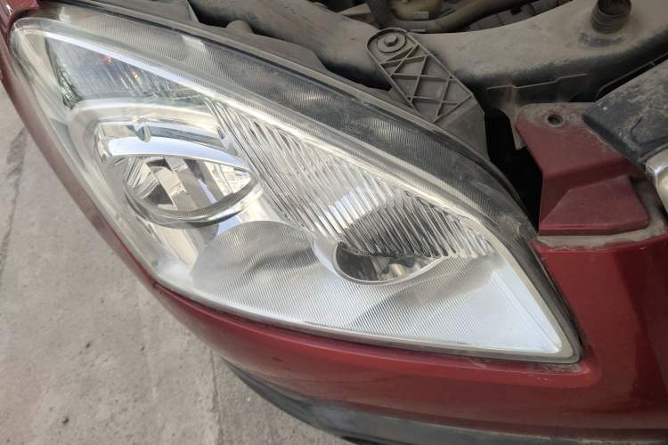 Used Nissan Qashqai 2012 2.0 XL Fire CVT 2WD Right Front Headlight