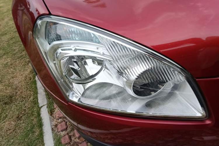 Used Nissan Qashqai 2012 2.0 XL Fire CVT 2WD Right Front Headlight