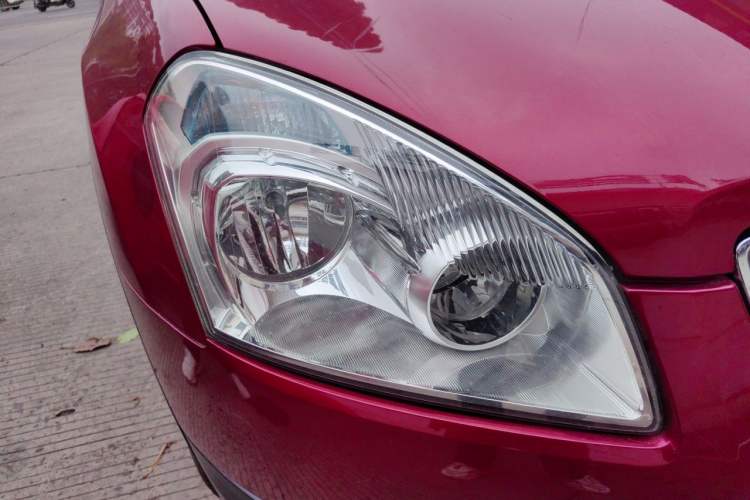 Used Nissan Qashqai 2012 2.0 XL Fire CVT 2WD Right Front Headlight