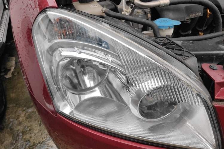 Used Nissan Qashqai 2012 2.0 XL Fire CVT 2WD Right Front Headlight