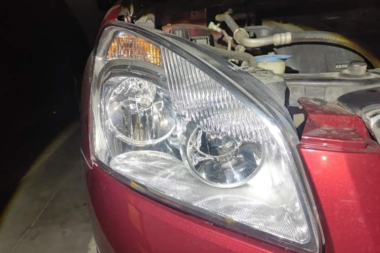 Used Nissan Qashqai 2012 2.0 XL Fire CVT 2WD Right Front Headlight