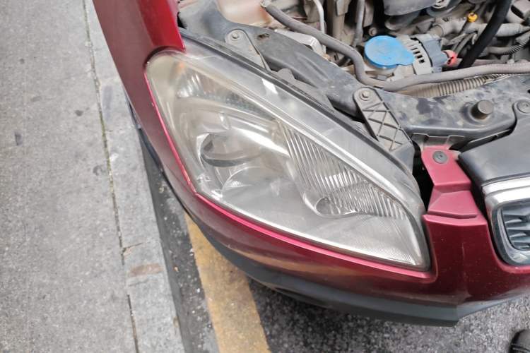 Used Nissan Qashqai 2012 2.0 XL Fire CVT 2WD Right Front Headlight