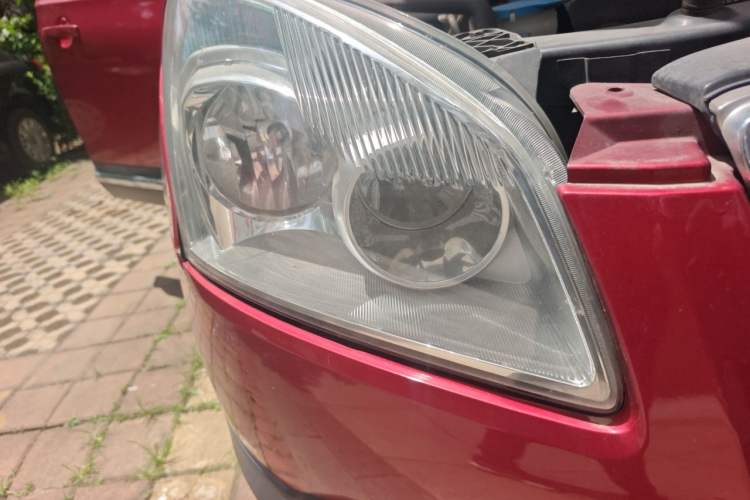 Used Nissan Qashqai 2012 2.0 XV LE CVT 2WD Right Front Headlight