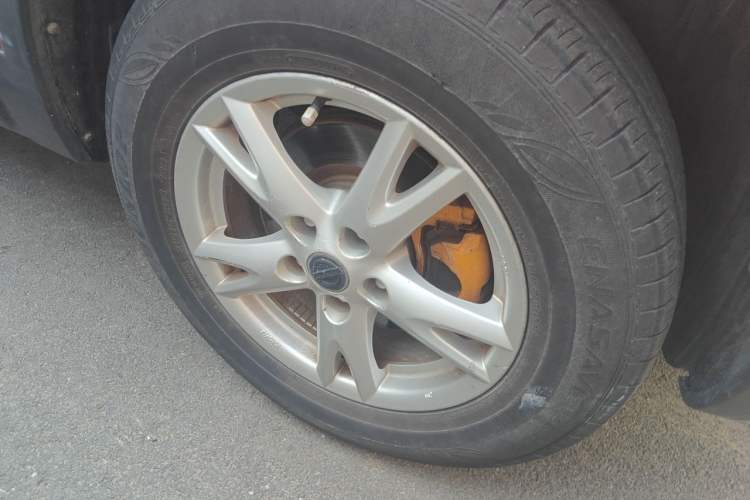 Used Nissan Qashqai 2012 2.0 XL Fire CVT 2WD Right Front Wheel Hub